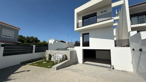 Luxury T4 Villa in Cascais, Portugal — Lisboa, Cascais — 3