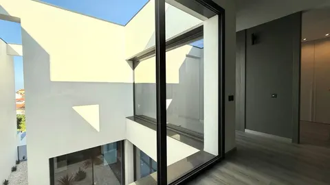 Luxury T4 Villa in Cascais, Portugal — Lisboa, Cascais — 22