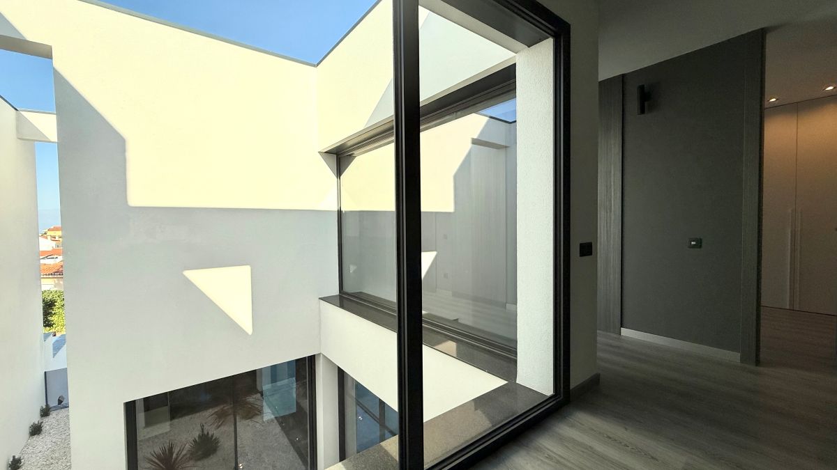 Luxury T4 Villa in Cascais, Portugal — Lisboa, Cascais — 22