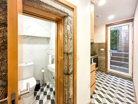 Active Rental Licensed Building – Investment Property in Porto, Portugal — Porto, Porto — 19