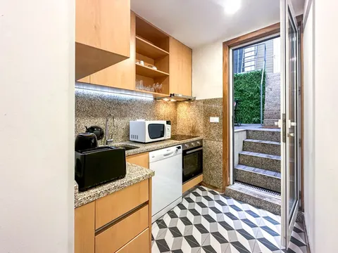 Active Rental Licensed Building – Investment Property in Porto, Portugal — Porto, Porto — 21