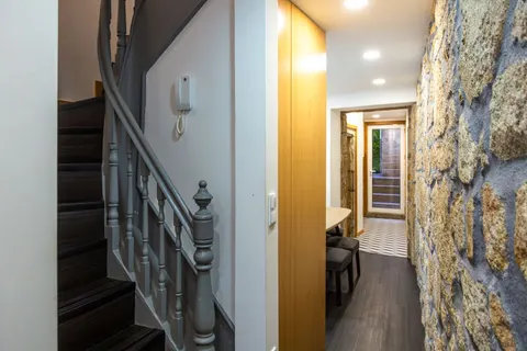 Active Rental Licensed Building – Investment Property in Porto, Portugal — Porto, Porto — 23