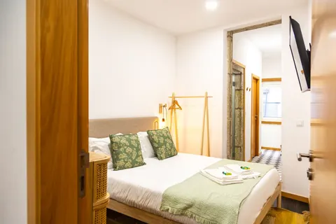 Active Rental Licensed Building – Investment Property in Porto, Portugal — Porto, Porto — 7