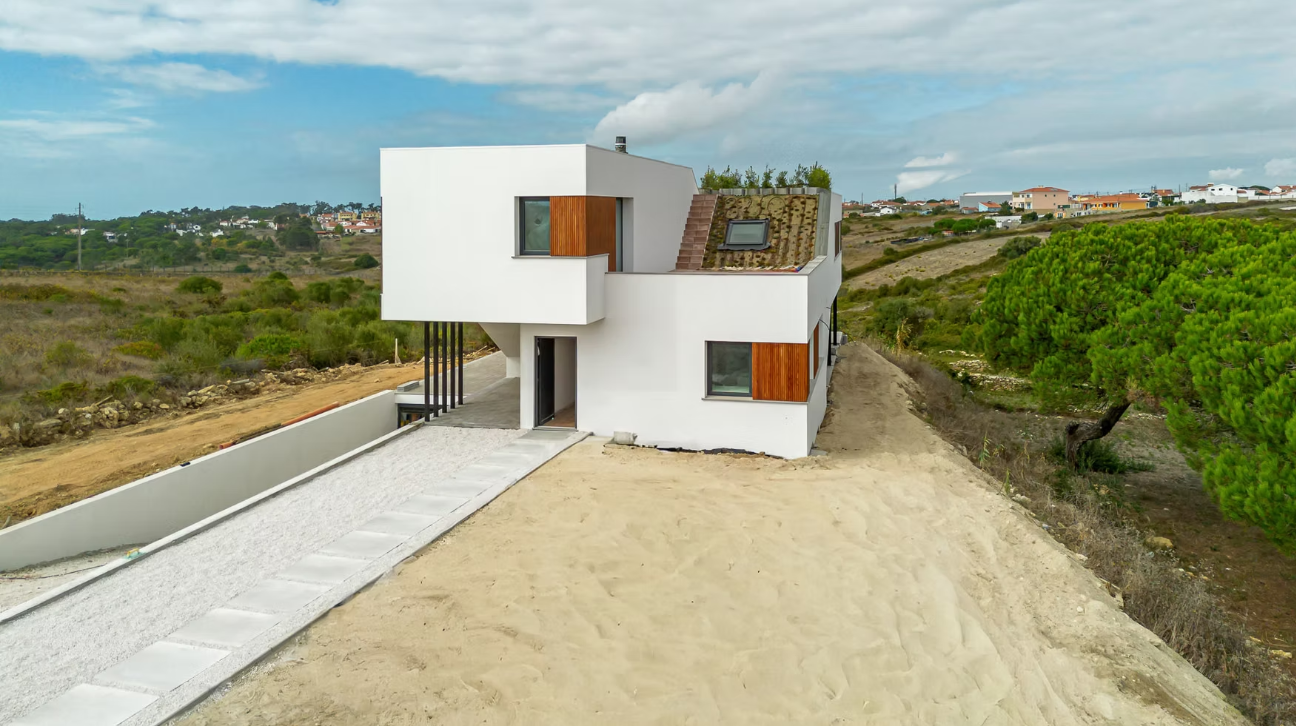 4-Bedroom Villa with Sea & Sintra Views in Magoito, Portugal  — Lisboa, Sintra — 2