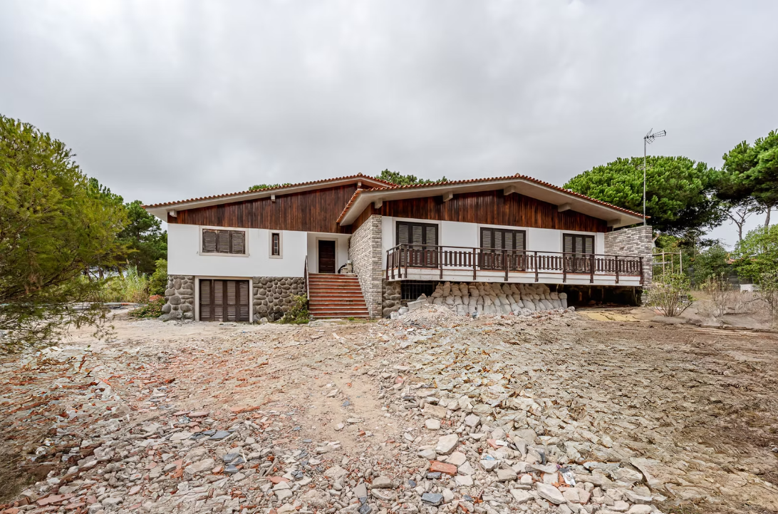 7-Bedroom Rustic Villa with Panoramic Serra Views for Sale in Banzao, Sintra — Lisboa, Sintra — 1