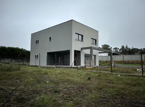 3-Bedroom Villa with Pine Forest Views for Sale in Fontanelas, Sintra — Lisboa, Sintra — 3