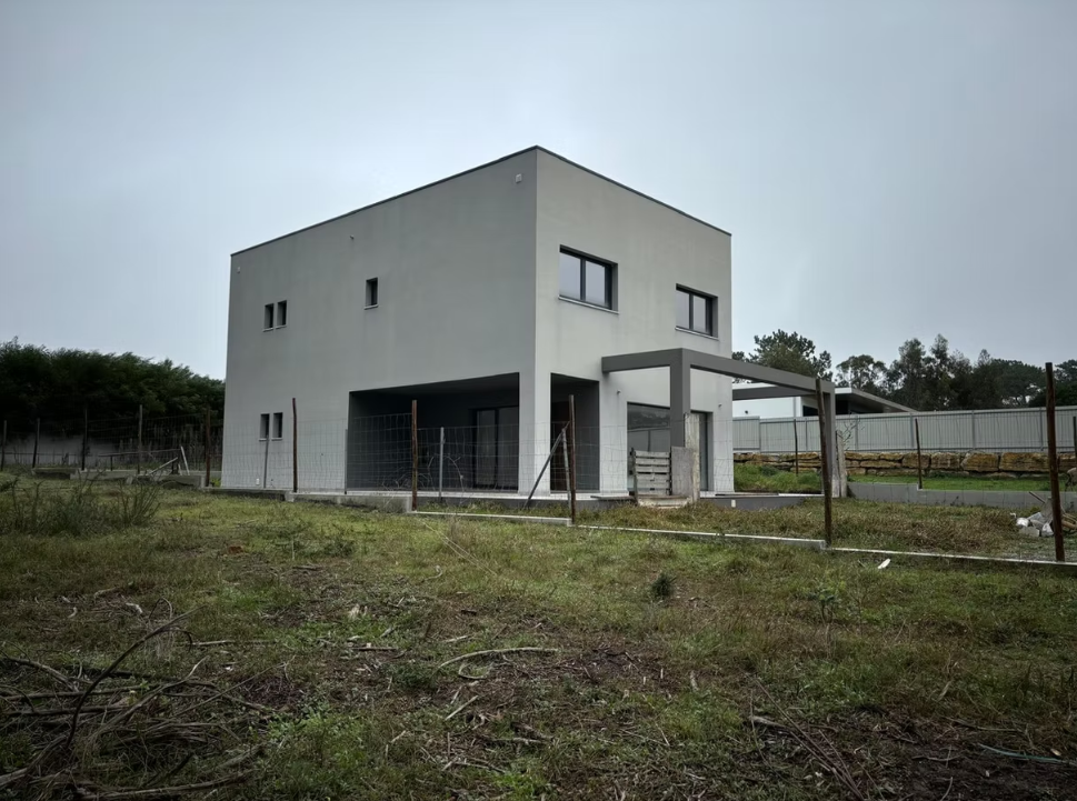 3-Bedroom Villa with Pine Forest Views for Sale in Fontanelas, Sintra — Lisboa, Sintra — 3