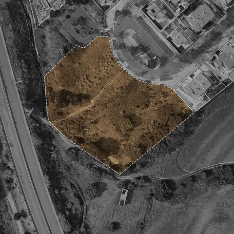 Terreno 6.166 m² para Equipamento Desportivo e Edifício Comercial — Albarraque, Sintra  — Lisboa, Sintra — 2